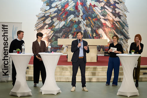 Caritas - Er?ffnung Kirchenschiff / Johannes Hloch