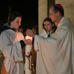 Osternachtsfeier mit Weihbischof Turnovszky